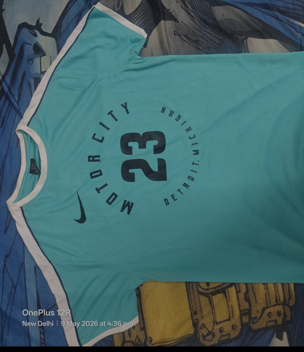 nike essentials summers jersey